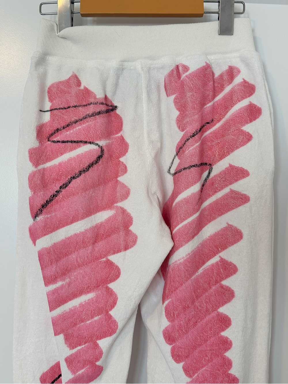 Moschino Couture White Pink Chenille Brushstroke Jogger Pant Size 4 US - Picture 13 of 16